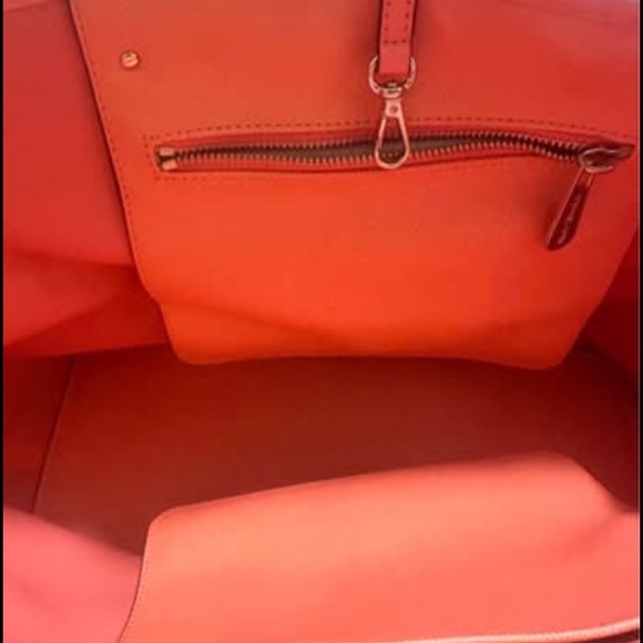 Michael Kors Jet Set Medium Striped Travel Tote in Coral White. - Picture 6 of 9